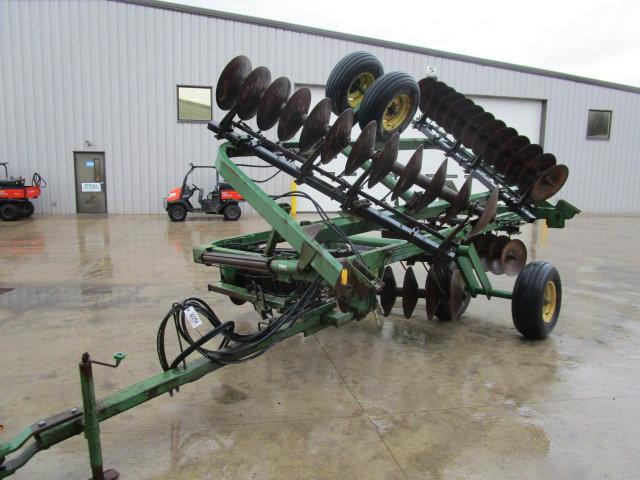 JD 220 Disk 18.5'