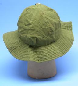 Viet Cong Military Vietnam War era Boonie Hat & Badge (SMD)