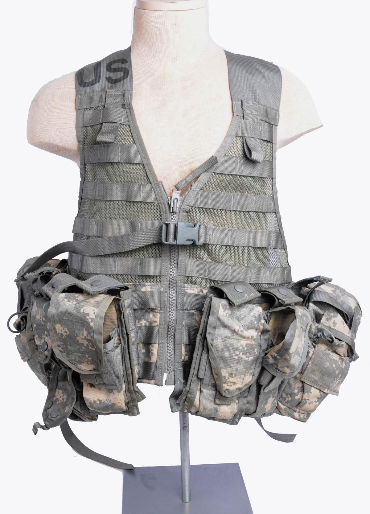 US Army Digital Camo Tactical Vest (DLL)