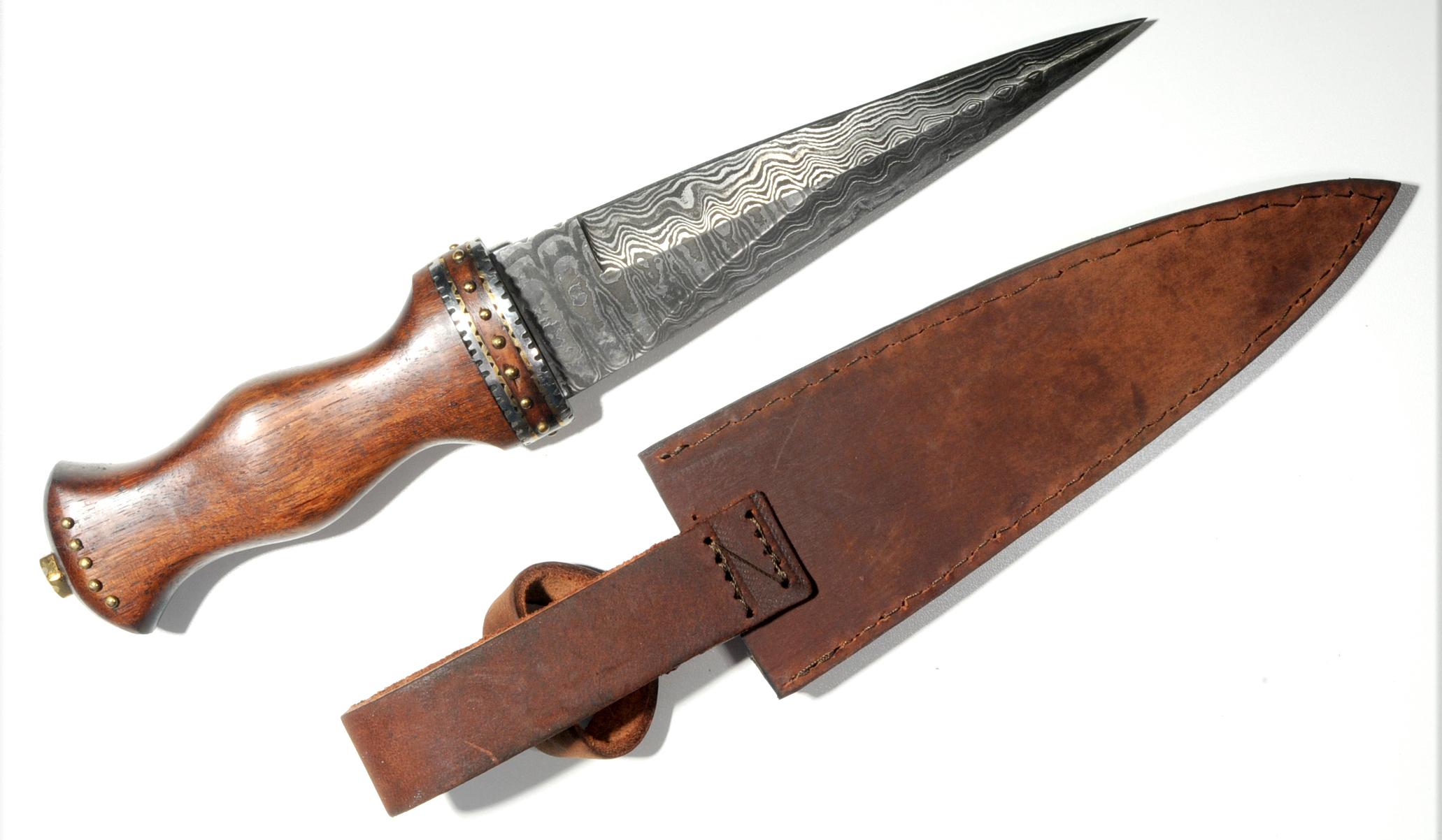 Custom Damascus-Blade Dagger (LAM)