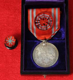 Cased Imperial WWII Japanese Red Cross Medal (DDT)