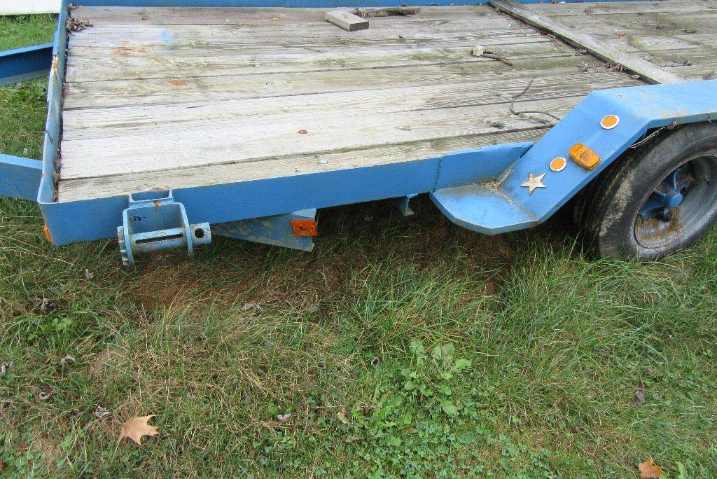 17'X6-1/2' TRI AXLE UTILITY TRAILER - NO TITLE