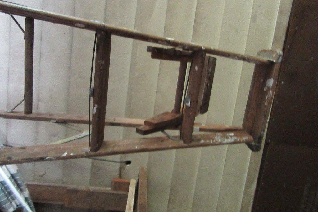 8 FOOT WOODEN LADDER