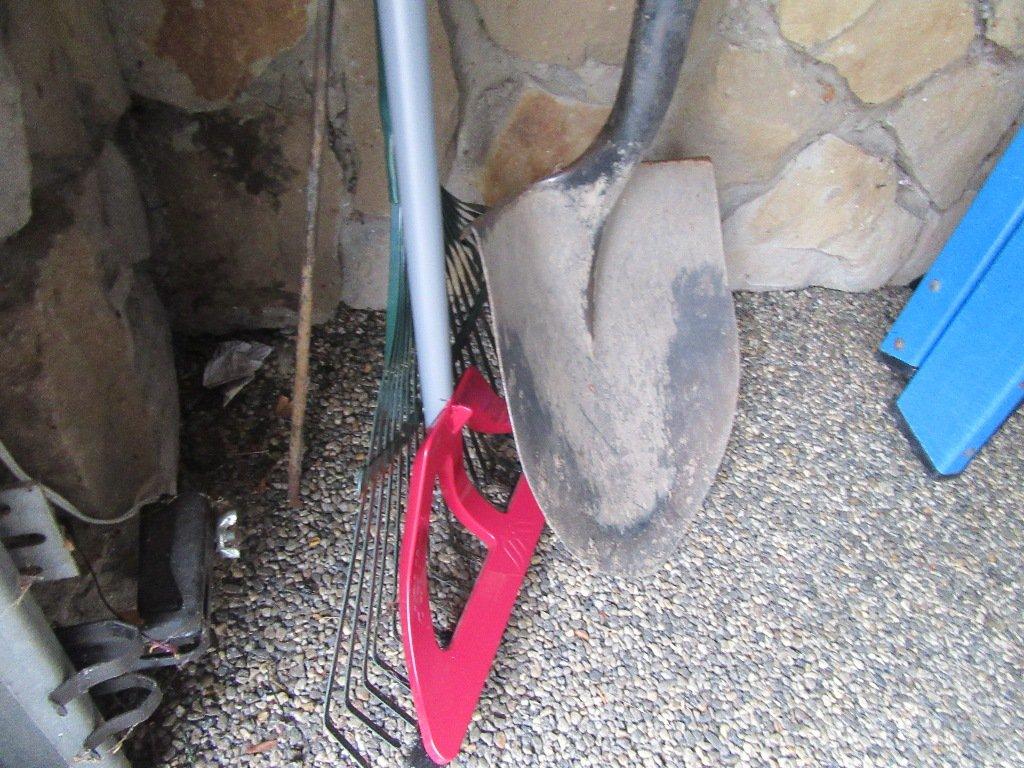 YARD AND GARDEN TOOLS