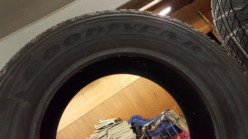 4 GOODYEAR WRANGLER 265/ 60 R18 TRUCK TIRES (LESS THAN 5K MILES)