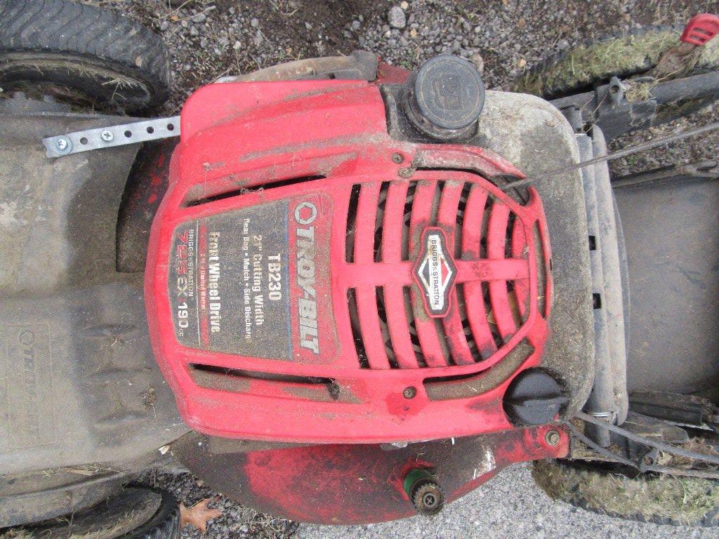 TROY-BILT TB230 PUSH MOWER WITH BAGGER.