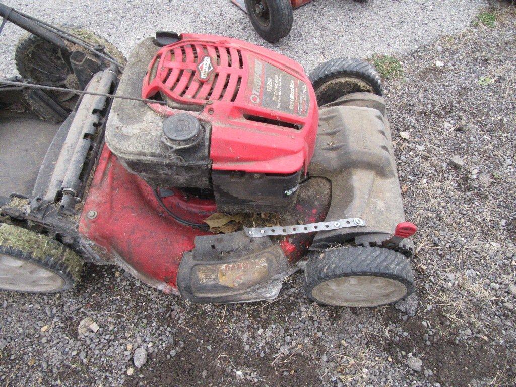 TROY-BILT TB230 PUSH MOWER WITH BAGGER.