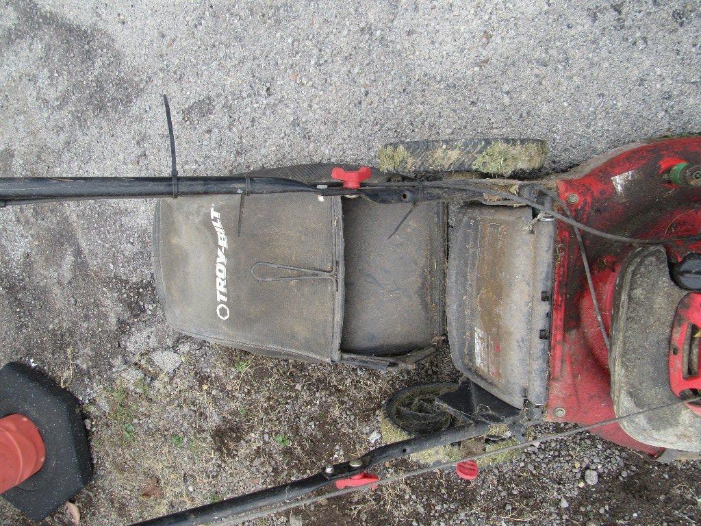 TROY-BILT TB230 PUSH MOWER WITH BAGGER.