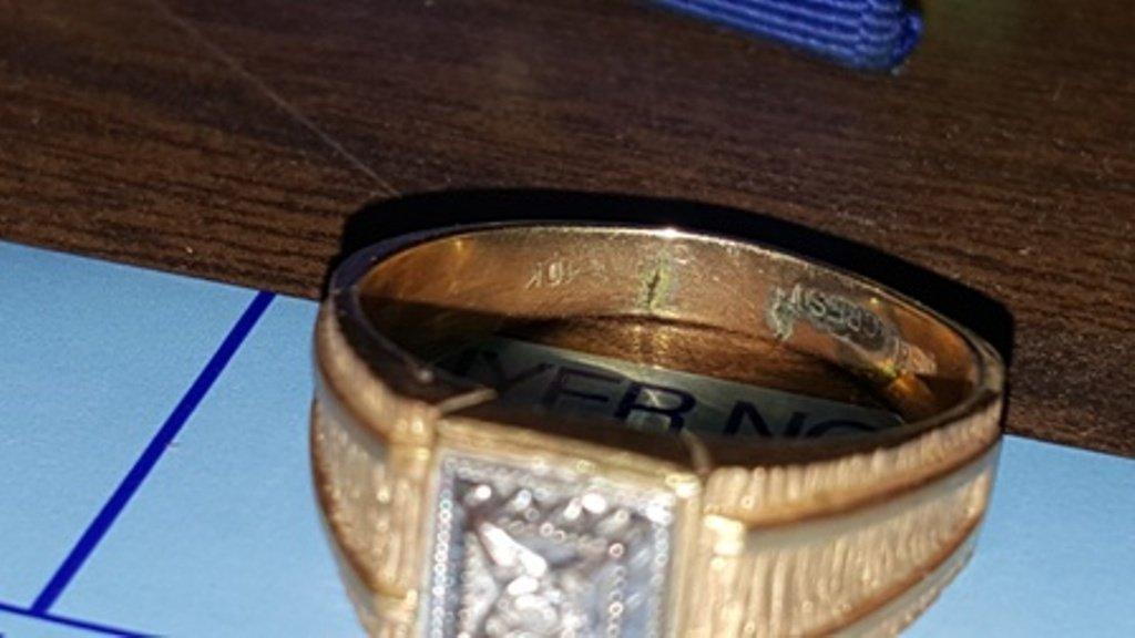 10 KARAT MEN'S RING