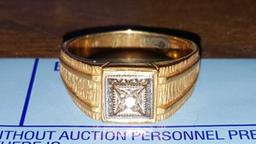 10 KARAT MEN'S RING