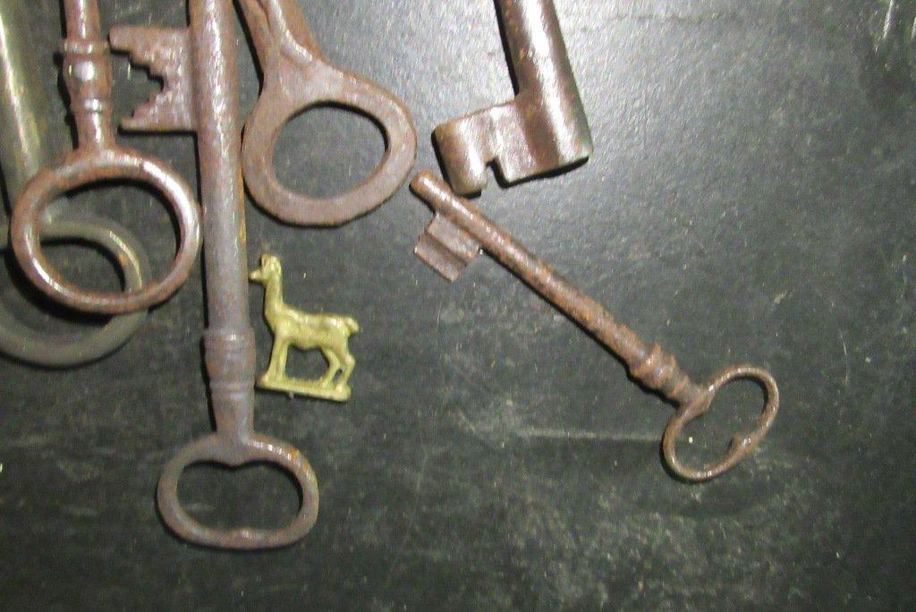 LARGE SKELETON KEYS