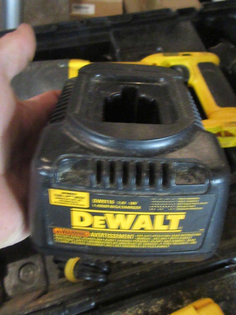 DEWALT 18 VOLT CARPENTER SET, INCLUDING SAWZALL, CORDLESS DRILL, FLASHLIGHT