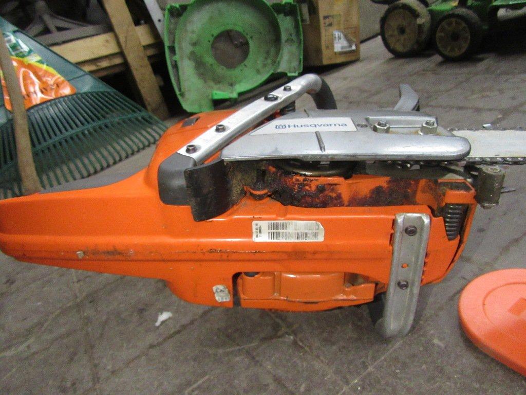 HUSQVARNA 24 INCH CHAINSAW WITH CHAIN GUARD MODEL NUMBER SA-6 513