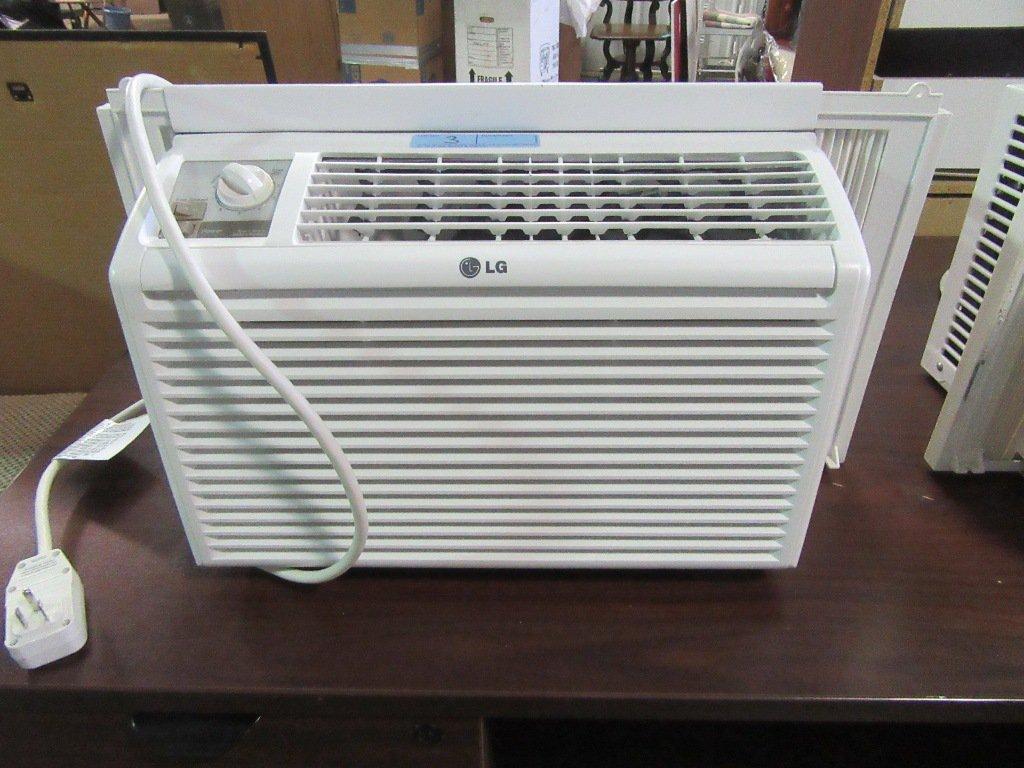 LG 5000 BTU WINDOW AIR CONDITIONER