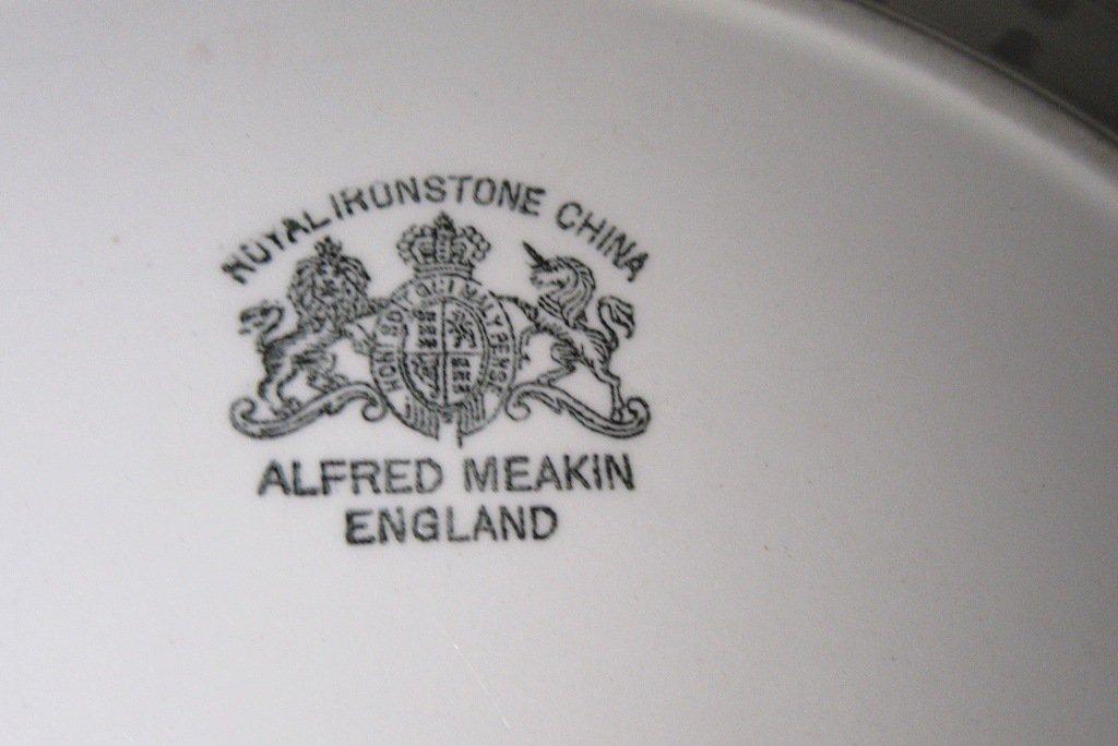7  ALFRED MEAKIN MADE IN ENGLAND ROYAL IRONSTONE CHINA TEA LEAF PATERN PLAT