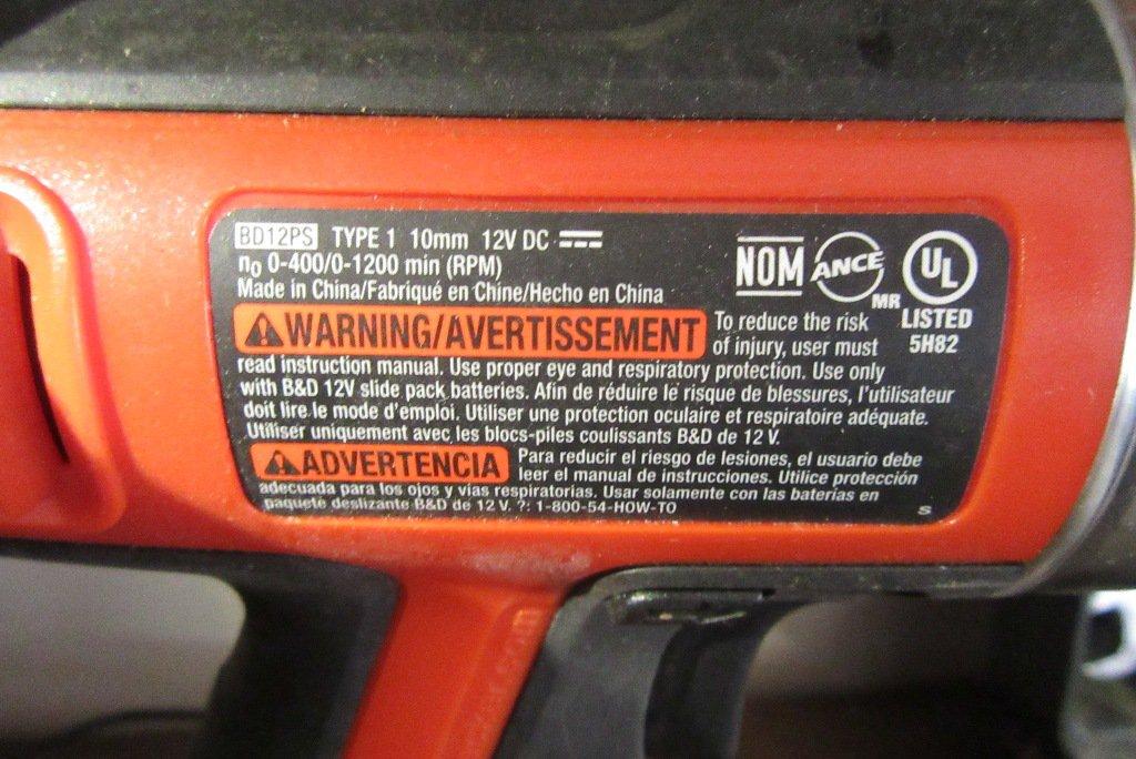 BLACK & DECKER 12 VOLT DRILL