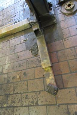 PROLIFT TWO POST LIFT BY BEND PAK APPOX 9000#. NEEDS A NEW SWITCH