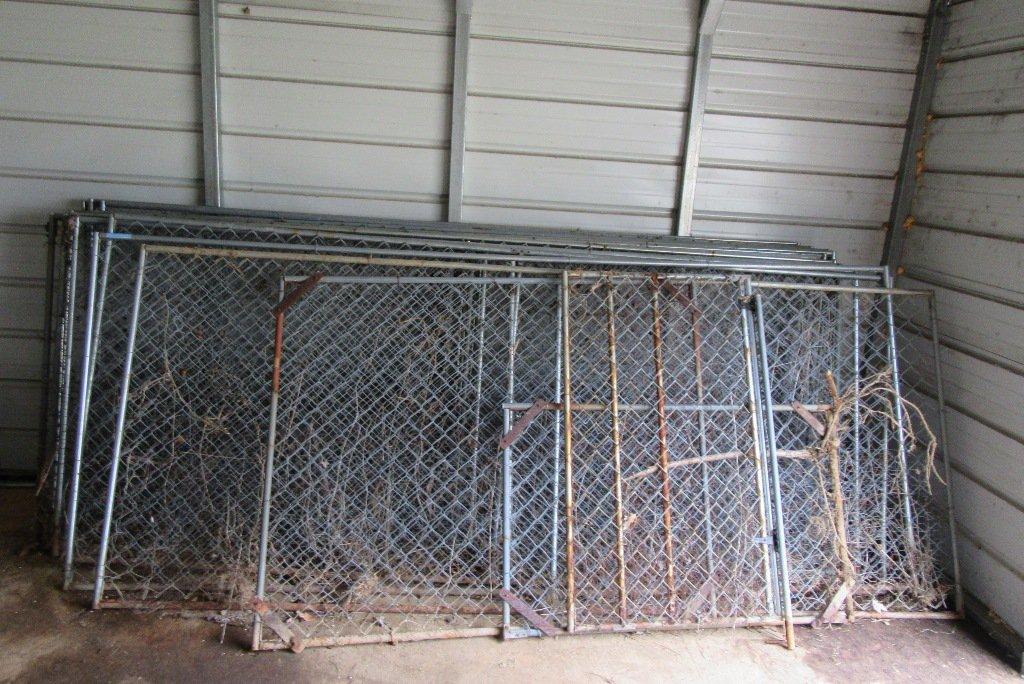 OUTDOOR DOG RUN FENCING