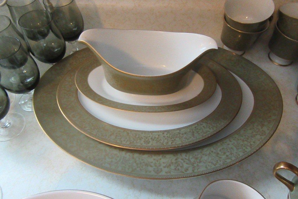 ASSORTED PIECES OF SANGO CHINA PATTERN VERSAILLES 3632