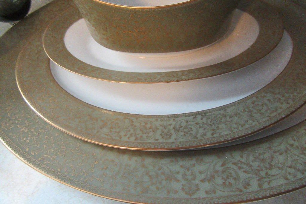 ASSORTED PIECES OF SANGO CHINA PATTERN VERSAILLES 3632