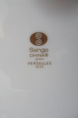 ASSORTED PIECES OF SANGO CHINA PATTERN VERSAILLES 3632