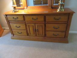 AMERICAN DREW DRESSER WITH MIRROR. SIDE MIRRORS ARE MOVABLE