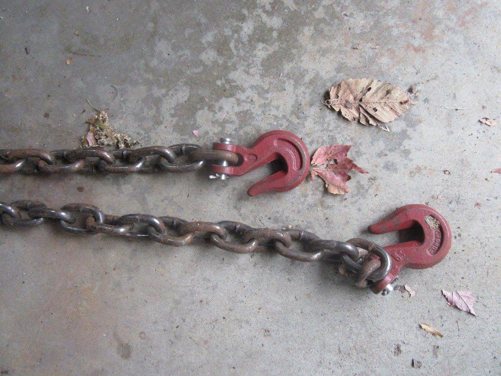 CHAIN WITH HOOKS AND CABLE SLING WITH LOOPS