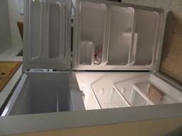 FRIGIDAIRE REFRIGERATOR