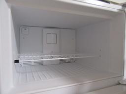 FRIGIDAIRE REFRIGERATOR