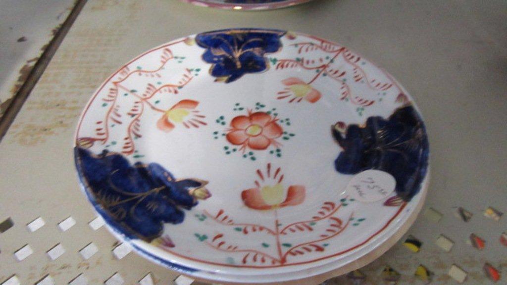 4 VINTAGE PLATES WITH FLOWER & BLUE COLORING