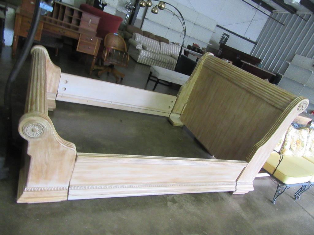 LIGHT WOOD DOUBLE SLEIGH BED FRAME BY HICKORY WHITE