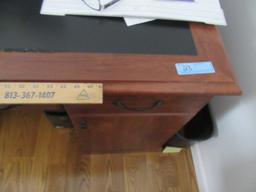 WOOD KNEEHOLE OFFICE DESK