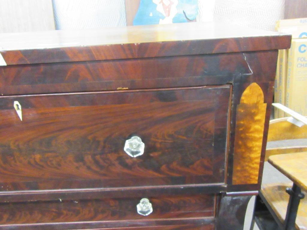 VINTAGE GLASS PULL CHEST OF DRAWERS