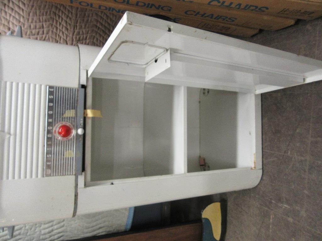 WESTINGHOUSE ROASTER WITH STAND