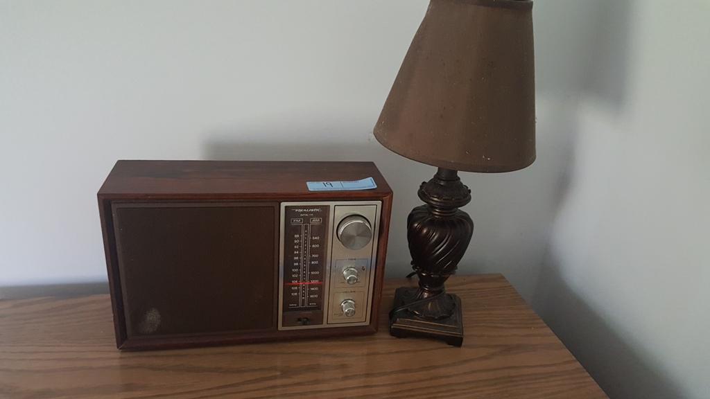 REALISTIC MTA-11 RADIO AND VANITY LAMP