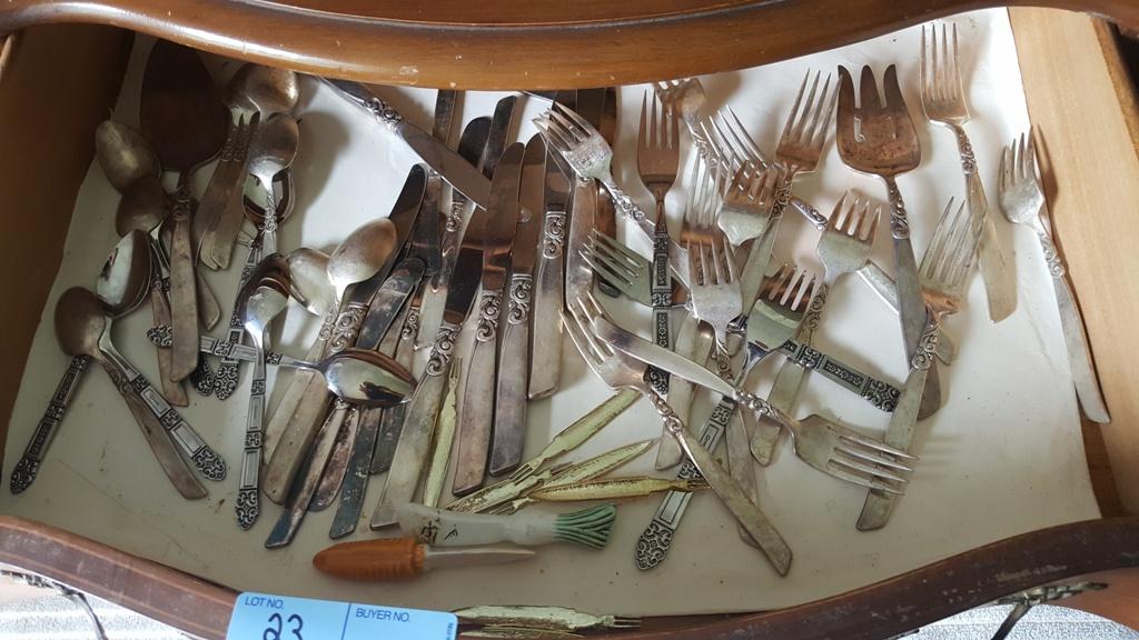 ASSORTED FLATWARE BY ONEIDA, COMMUNITY PLATE, AND OTHERS