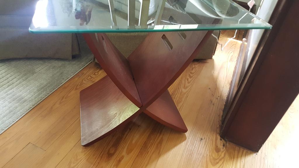 CHERRY FINISH END TABLE WITH GLASS TOP