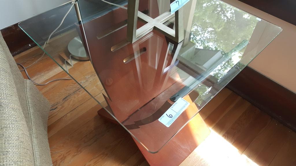 CHERRY FINISH END TABLE WITH GLASS TOP