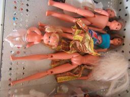 ASSORTED BARBIE STYLE DOLLS
