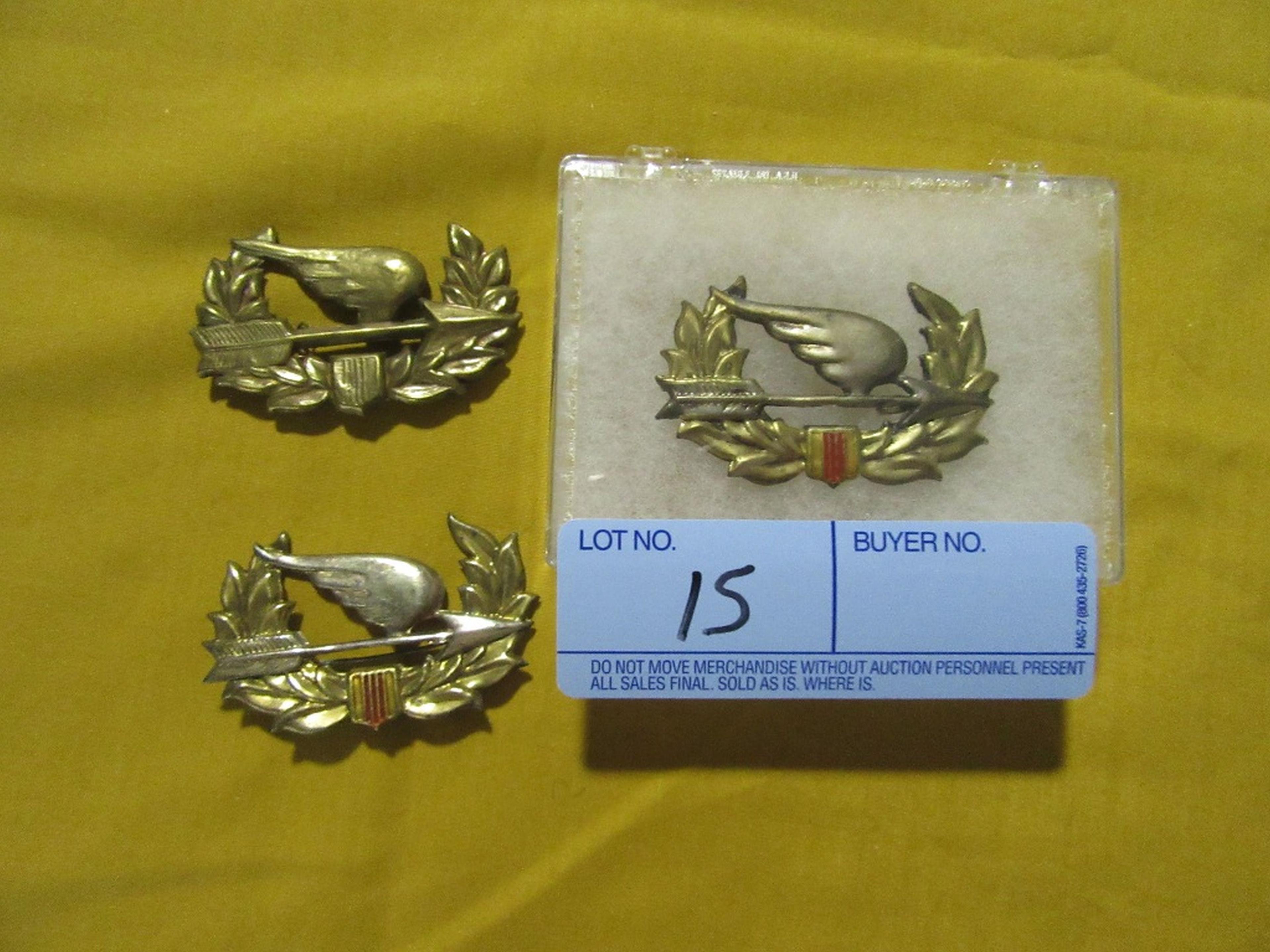 VIETNAM MILITARY PINS