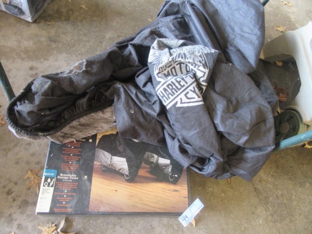 HARLEY MOTORCYCLE COVER, HAS HOLE IN BOTTOM. WINDSHIELD, SADDLEBAGS, AND RA