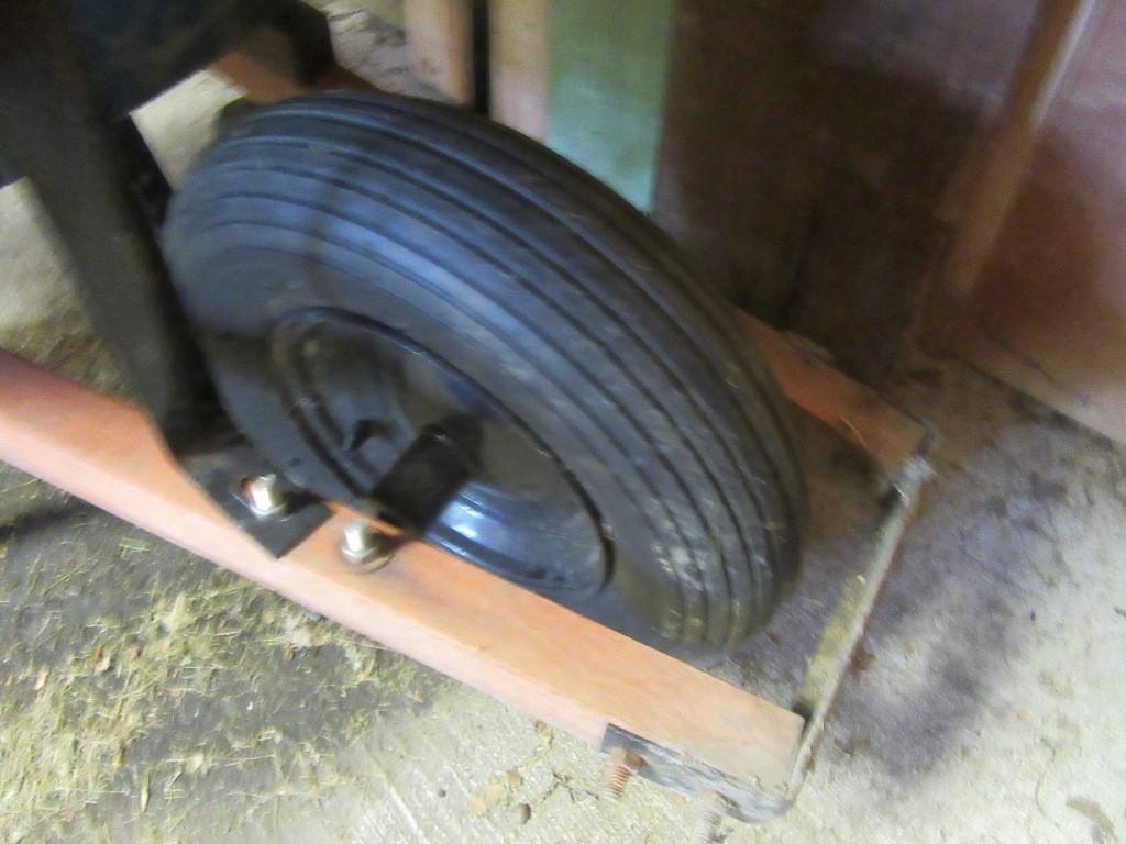 WHEEL BARREL AND MIXING TRAY