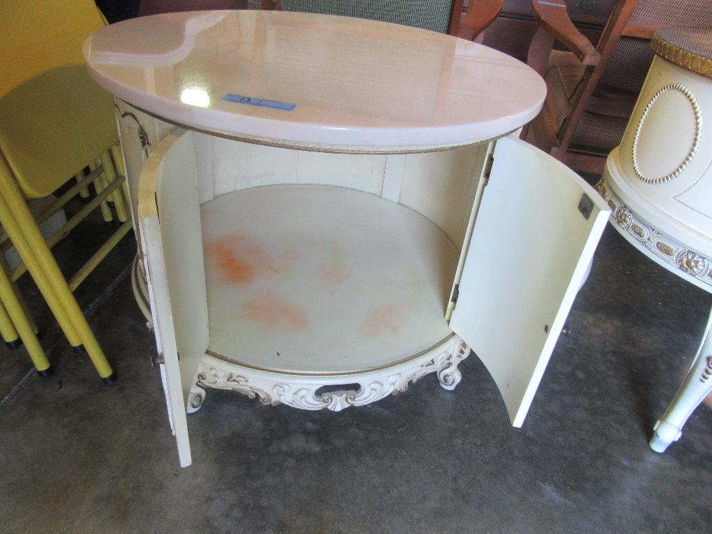 FRENCH PROVINCIAL ROUND MARBLE TOP COMMODE TABLE