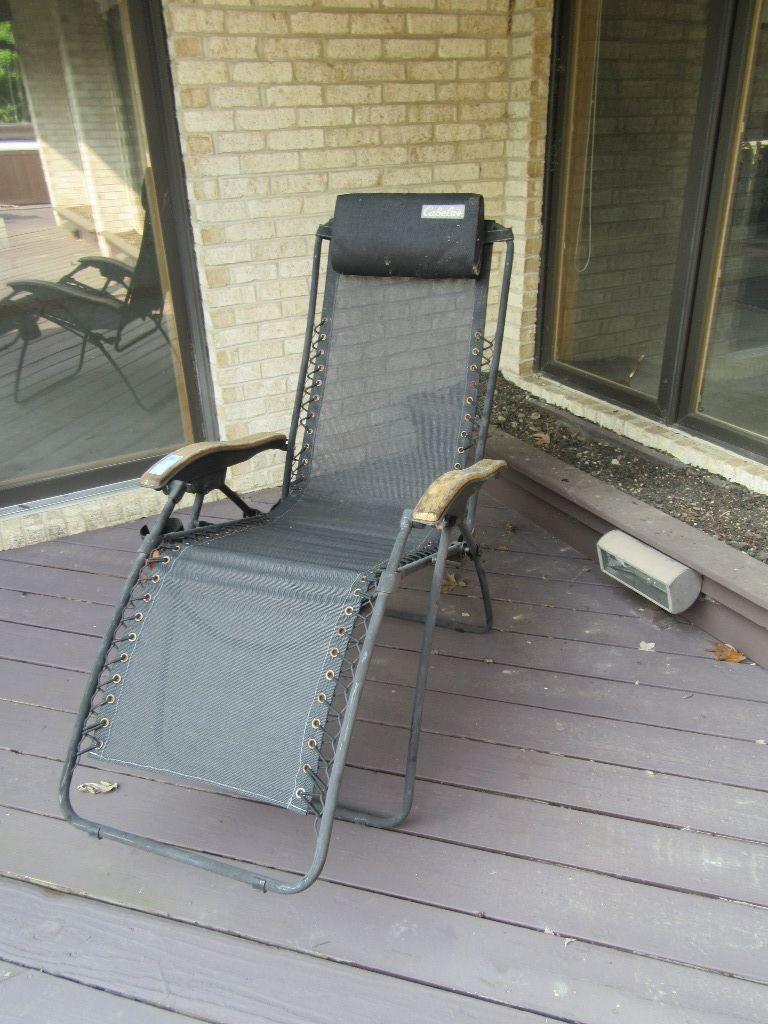 CABELA'S LOUNGER CHAIR