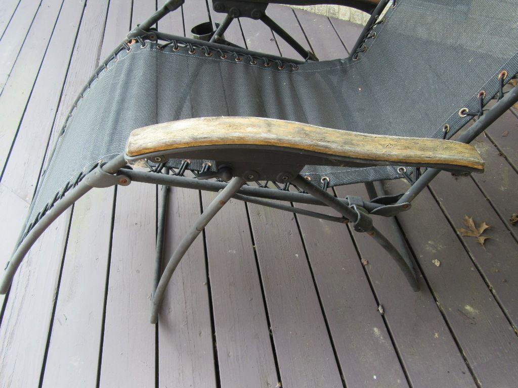 CABELA'S LOUNGER CHAIR