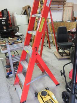 DISSTIM FIBERGLASS MULTI-FOLDING 6 FOOT LADDER / STEP STOOL. MODEL FL6FGT