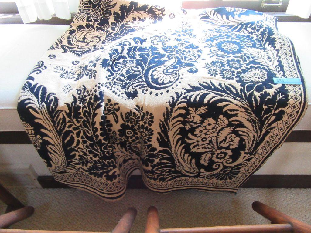 VINTAGE COVERLET