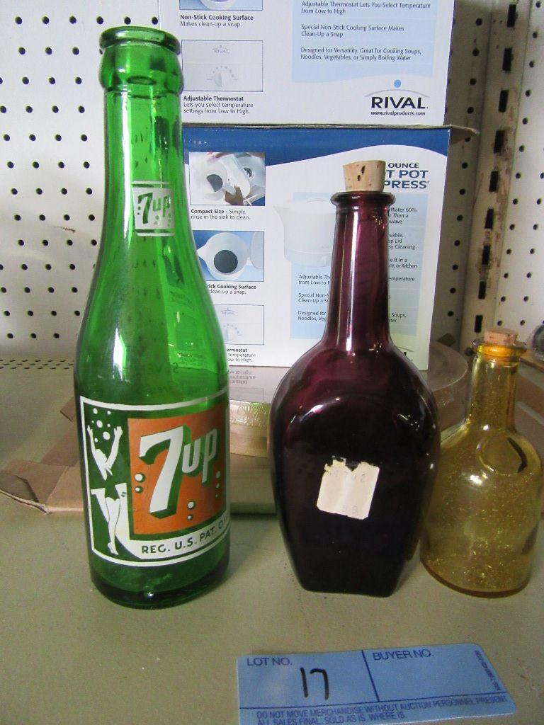 7-UP BOTTLE & COLORED BOTTLES WITH 32 OZ HOT POT EXPRESS AND CHEESE BOARDS