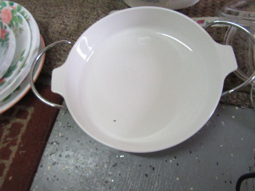 VARIETY OF CORNING AND CORELLE COOKWARE