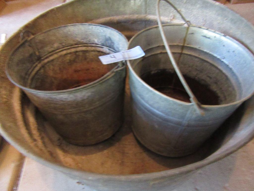 GALVANIZED WASH TUB AND 2 BUCKETS